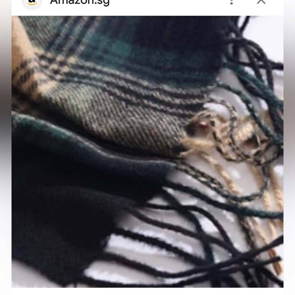 NWT- FADIVO Plaid  Scarf with Fringe